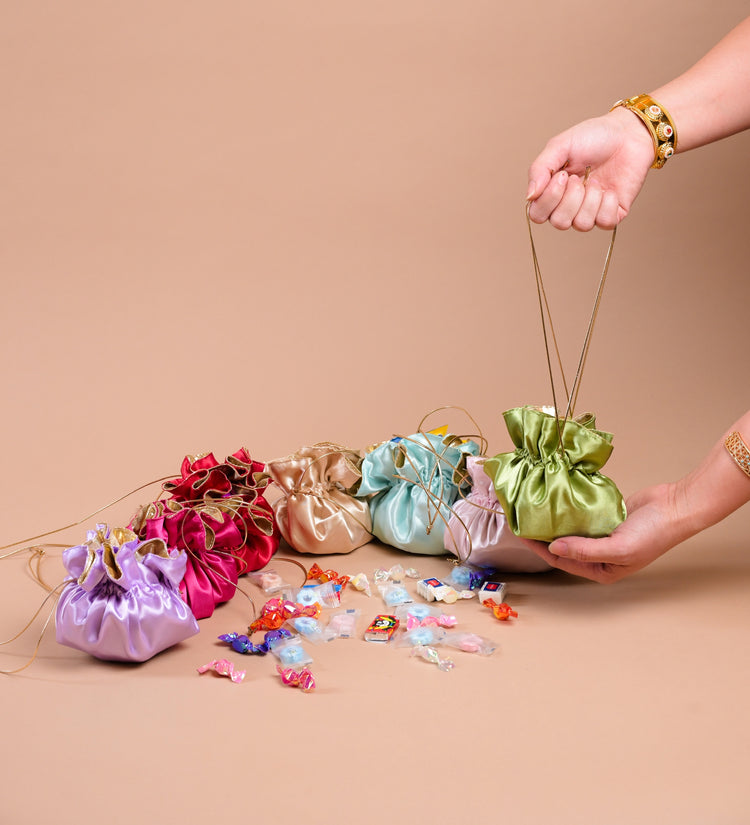 Colourful Drawstring Bag: بكشة ملونة