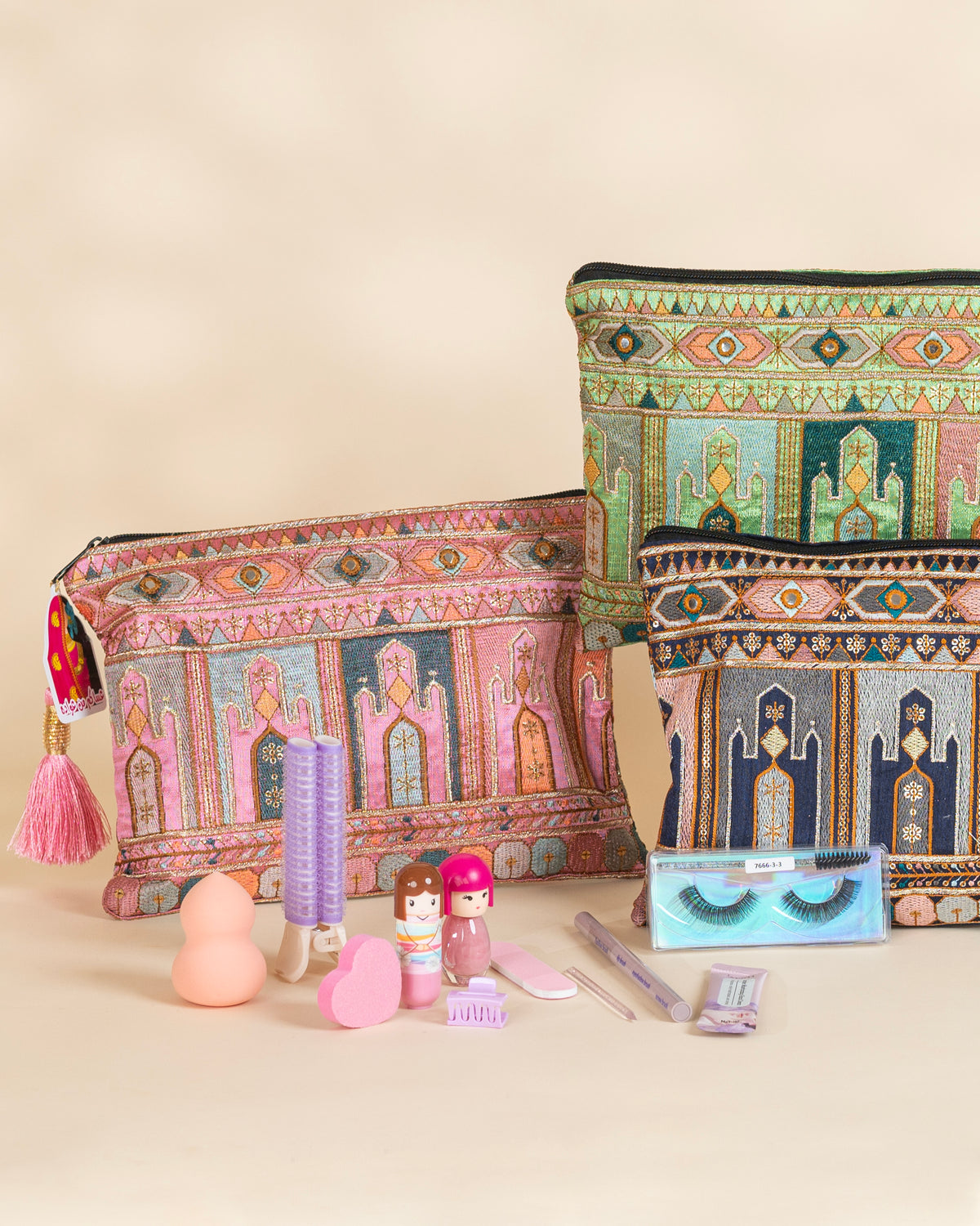 Luxury Architectural Arabesque Pouches: حقائب الأرابيسك المعمارية الفاخرة