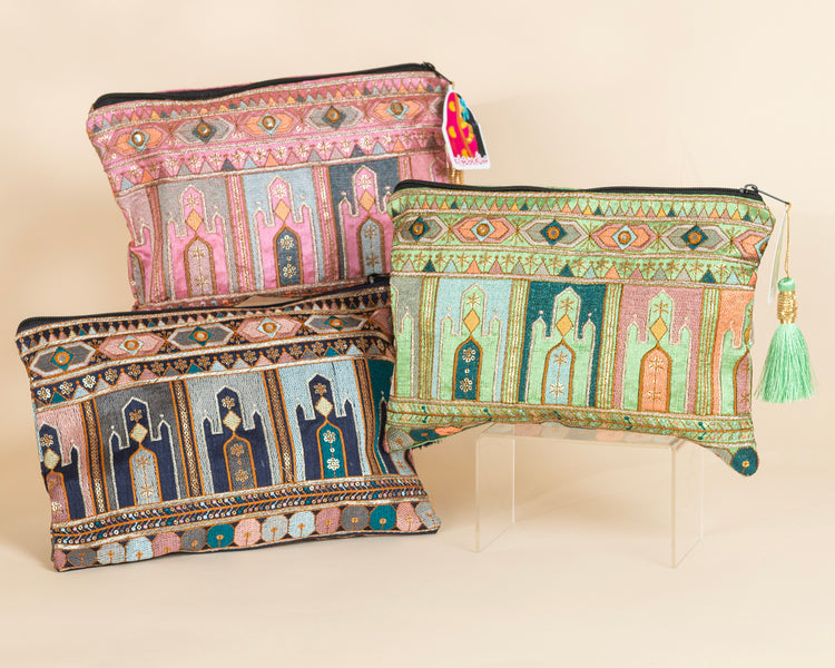 Luxury Architectural Arabesque Pouches: حقائب الأرابيسك المعمارية الفاخرة