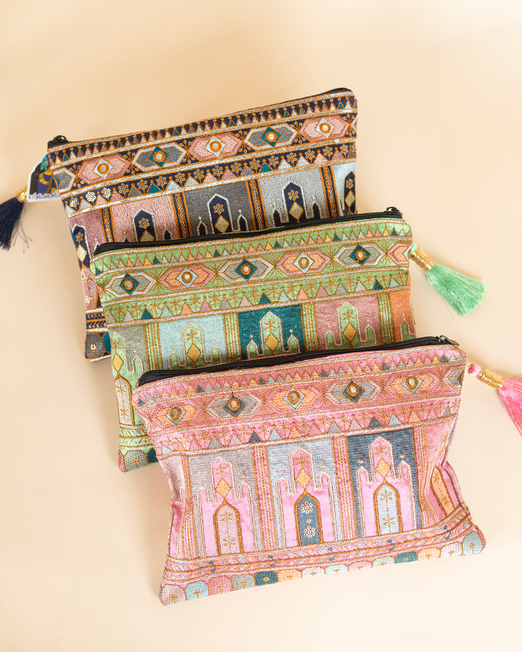 Luxury Architectural Arabesque Pouches: حقائب الأرابيسك المعمارية الفاخرة