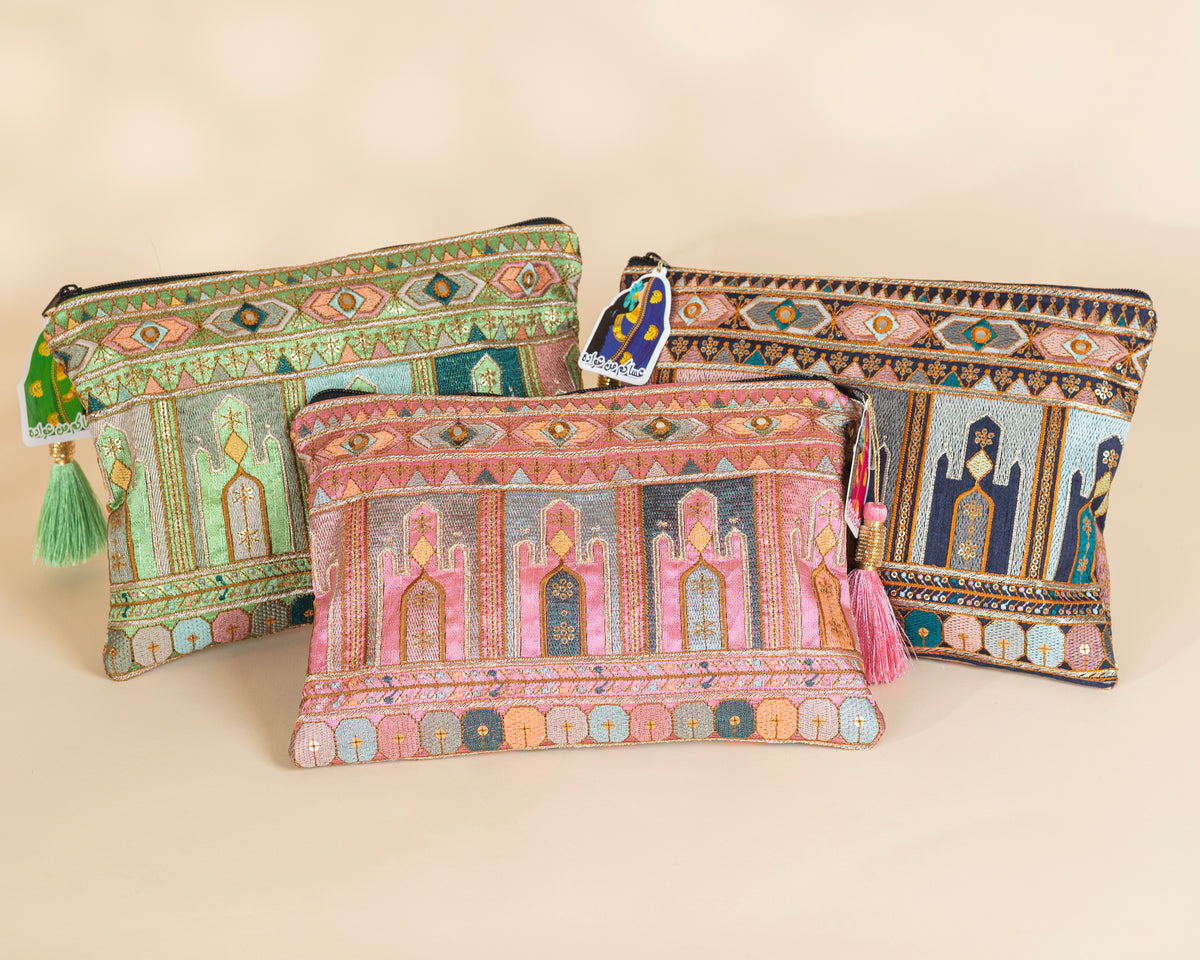 Luxury Architectural Arabesque Pouches: حقائب الأرابيسك المعمارية الفاخرة