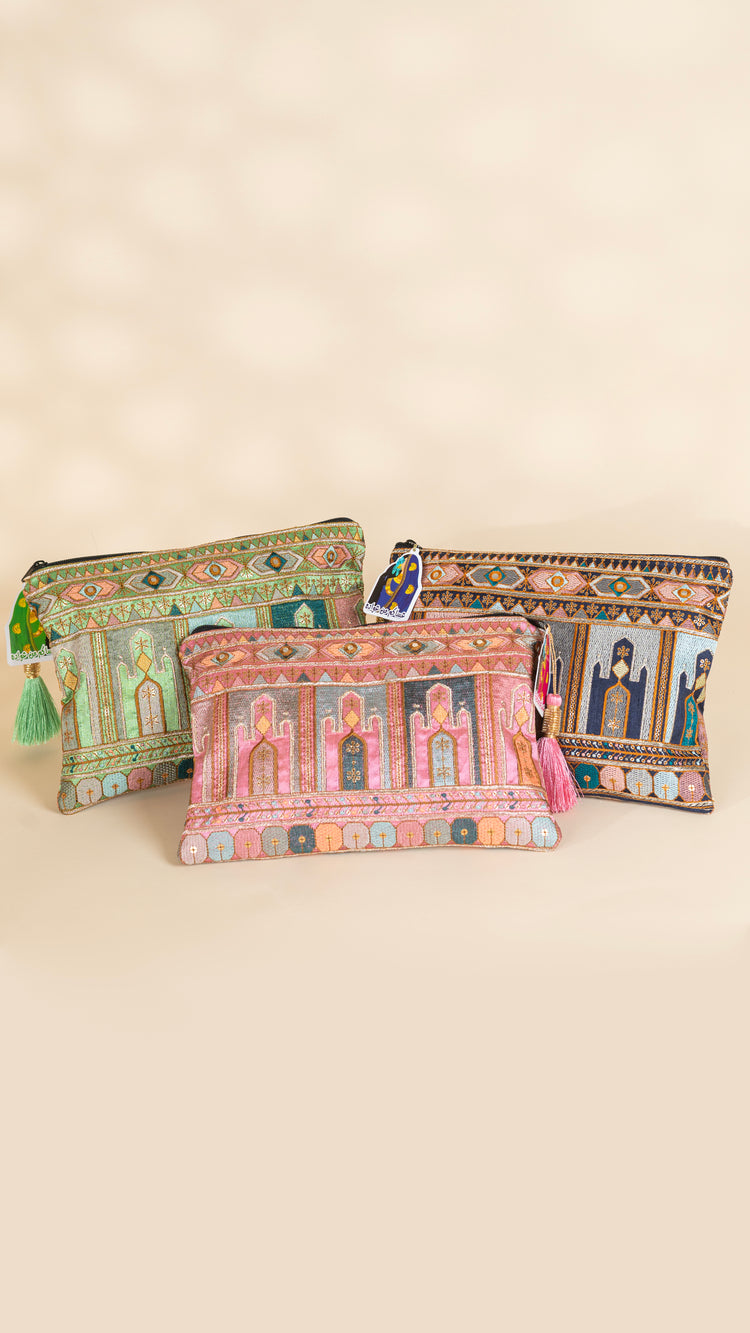 Luxury Architectural Arabesque Pouches: حقائب الأرابيسك المعمارية الفاخرة
