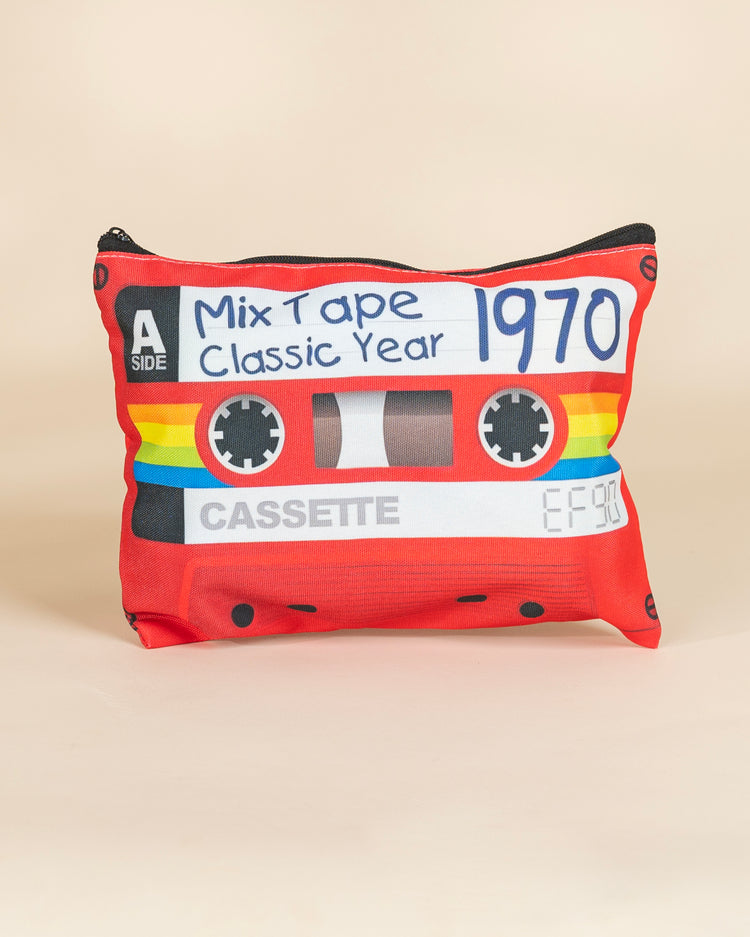 Classic Cassette Bag  :  حقيبة الكاسيت الكلاسيكية