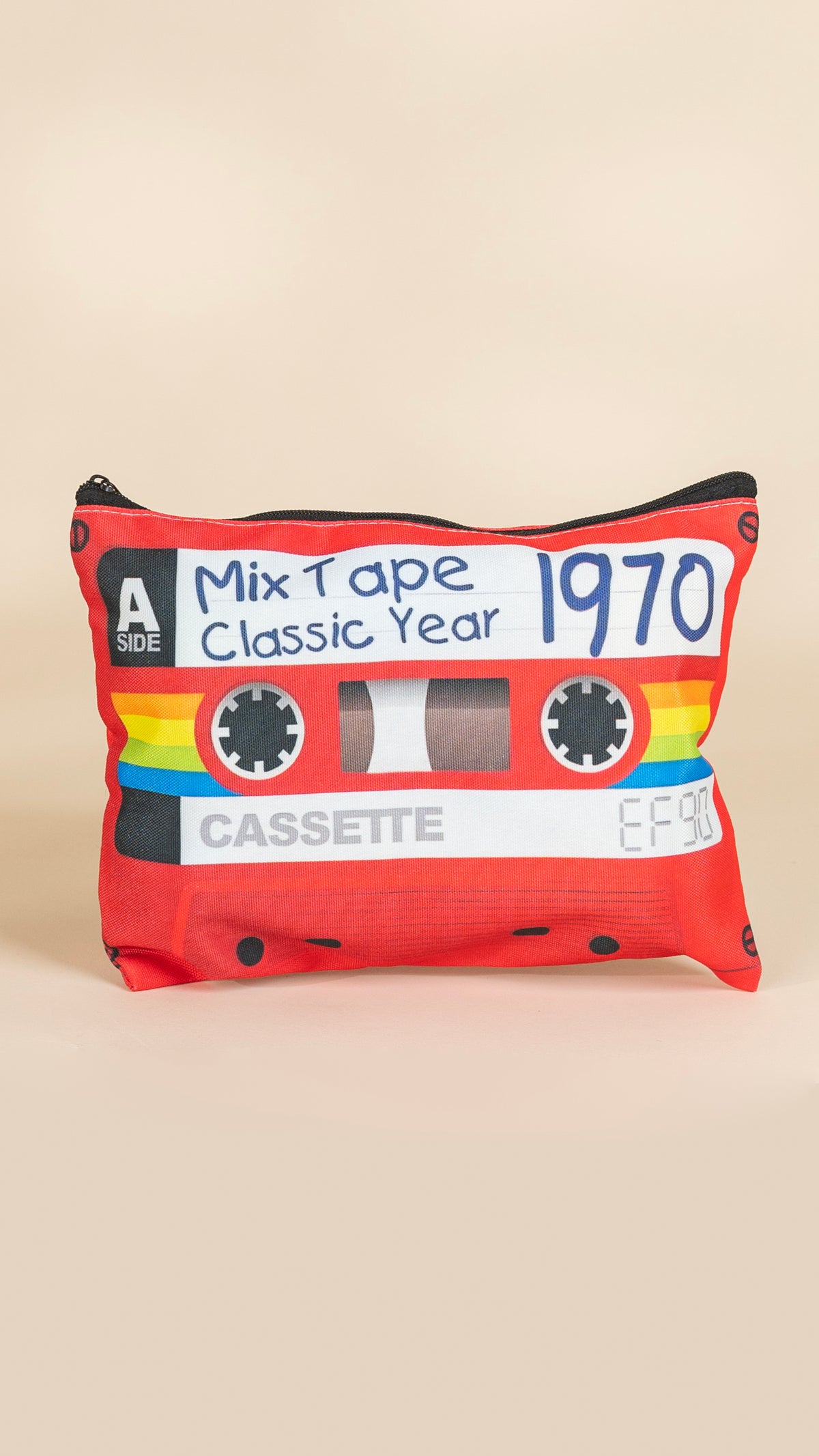 Classic Cassette Bag  :  حقيبة الكاسيت الكلاسيكية