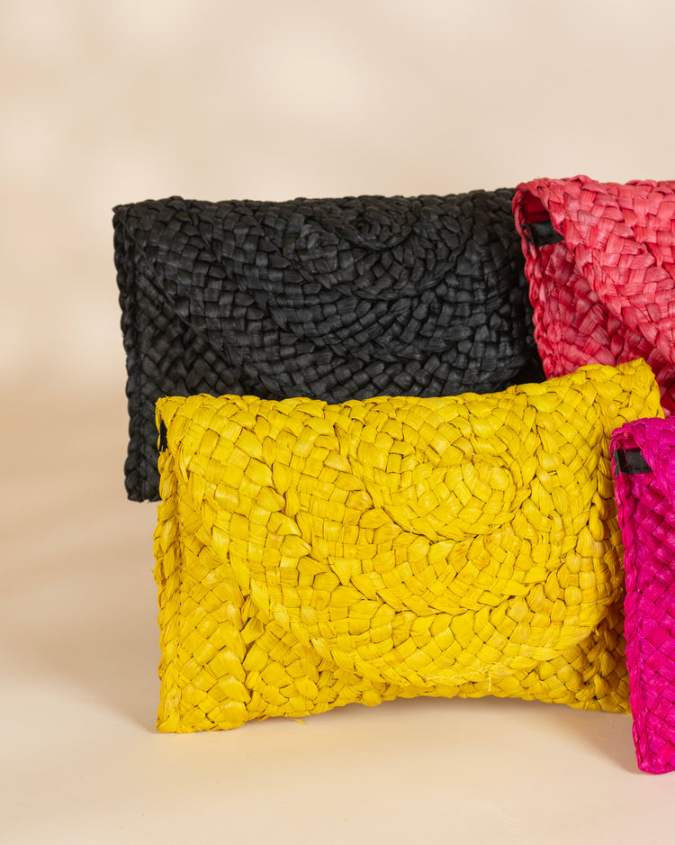 Luxury Straw Bags: حقائب الخوص الفاخرة