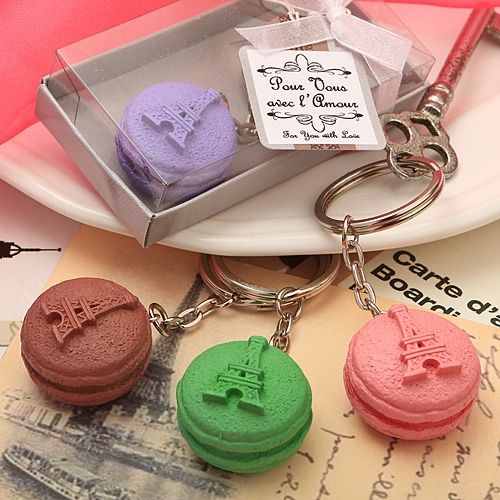 Eiffel Macaroon Keychain