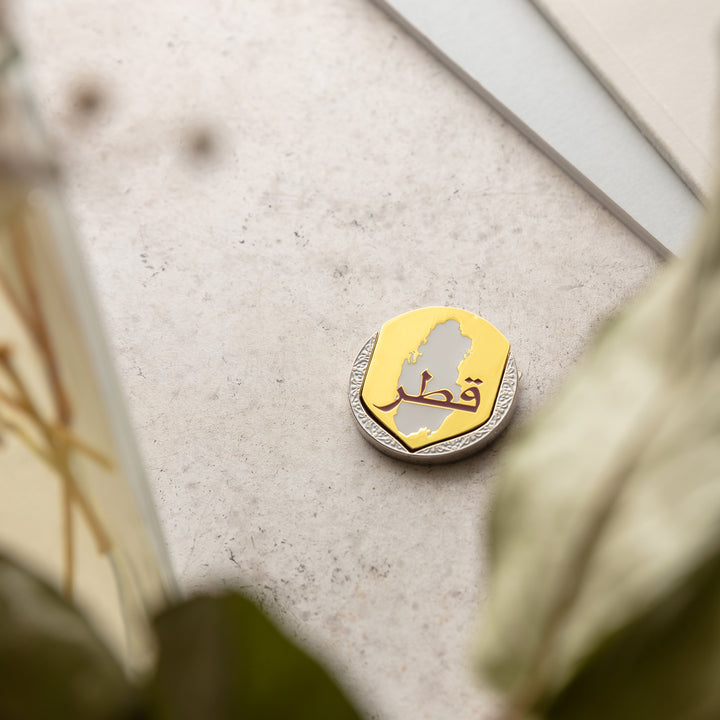Pin's Métal Drapeau Qatar - Taille 2,4x1,8 Cm - Attache Papillon - Sans Nickel Ni Plomb - 4