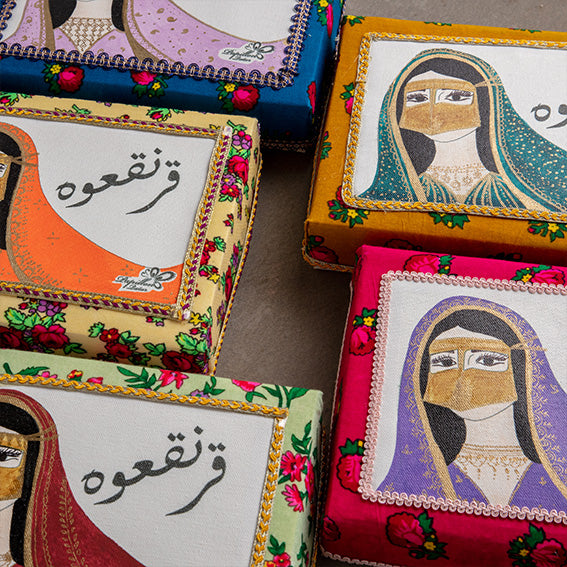 Rosy Batoola Box: علبة البطولة الموردة
