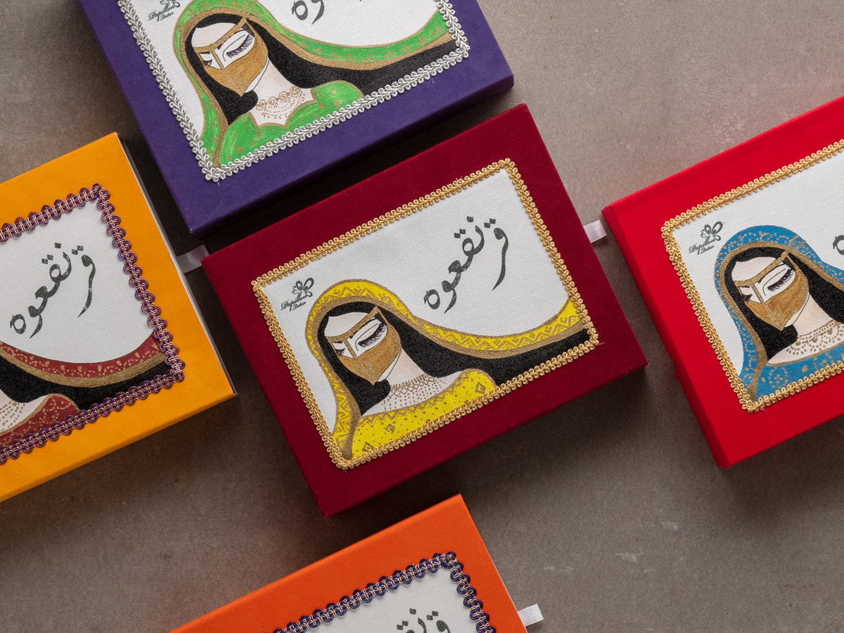 Velvet Batoola Box: علبة البطولة المخملية